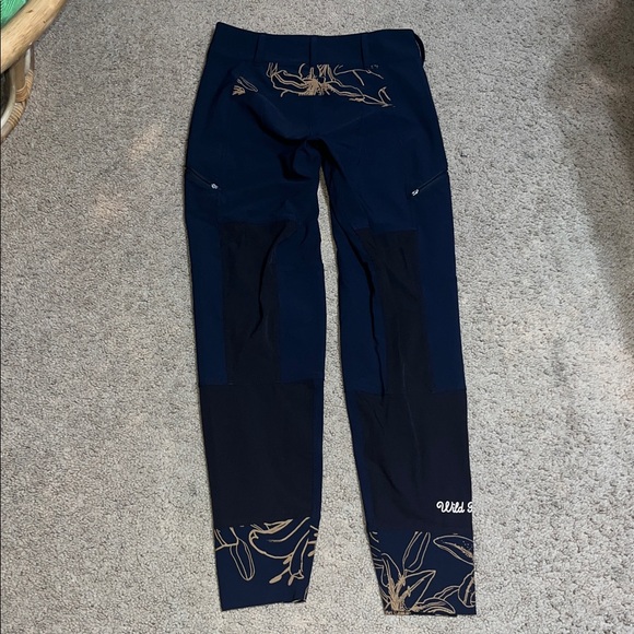 Wild Rye Freyah Mountain Bike MTB Performance Pant Navy Blue Floral Lily 6 - Picture 6 of 9